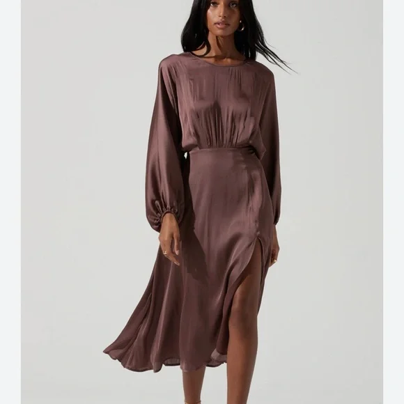 ASTR the Label Marin Dolman Sleeve Midi Dress in Brown - Picture 1 of 5
